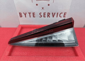 Skoda Enyaq IV LAMPA KLAPY PRAWA TYŁ LED 5LG945308 1