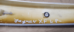 Osłona słupka lewy przód przednia lewa Jaguar XF X250 8X23-F03513-A 7