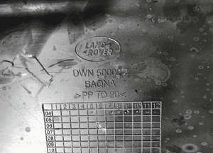 Pokrywa akumulatora prawa strona DWN500022 LAND ROVER DISCOVERY 3 III 2