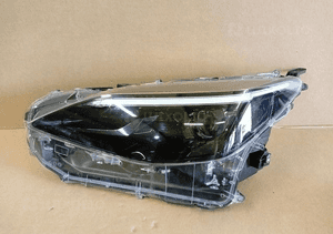 Lampa lewa reflektor lewy toyota yaris cross led 20- 1