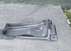 Podszybie 8K1819447 8K1819424 Oslona Wycieraczki Maskownica Klapka Klema EUROPA AUDI A4 B8 A5 Oryginalne 24