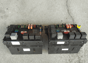 MERCEDES s 221 cl 216 moduł SAM skrzynka przód 1