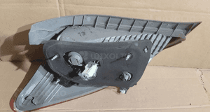 Lampa prawa tył tylna toyota yaris iii 3 3