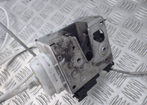 Zamek drzwi lewy przód audi A4 B5 8D1837015F radom 4