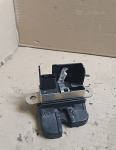 # ZAMEK KLAPY TYŁ VW PASSAT B6 KOMBI nr 1K6827505D 3