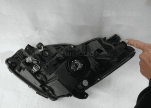 Toyota yaris iii lift lampa przednia prawa 6