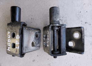 Renault Modus zawias ogranicznik drzwi przod przednich prawy 2