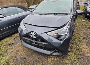 Toyota AYGO II lift maska zderzak przód 1E0 1