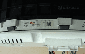 Mitsubishi Grandis 2.0 DiD D TDI zegar licznik 8100A923 257440-2451 2