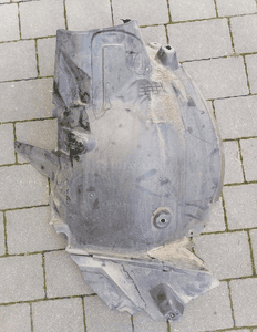 Nadkole prawe prawy przód Mercedes C Klasa W204 2046902830 1