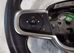 Volvo XC40 r-design kierownica skóra multifunkcja 32288649 4