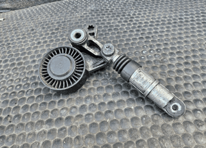 Napinacz Paska Klinowego Wielorowkowego Tlumik Drgan Lapa Rolka 2.7 3.0 TDI V6 Audi A4 B8 A5 A6 Q5 1