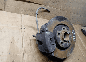 Zwrotnica piasta lewy przód kompletna VW New Beetle 2.0 2