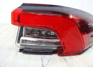 Toyota Corolla E210 E21 2018 Prawa strona Lampy tylne 7