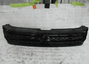 Mitsubishi eclipse cross lift atrapa grill 1