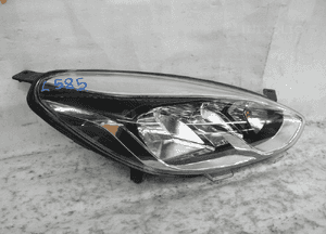 Ford fiesta MK8 cała lampa przednia prawa 2