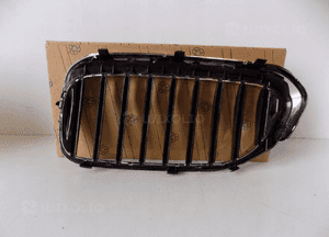 BMW 5 G30/G31 Nerka / Grill Zderzaka R - 3833 8