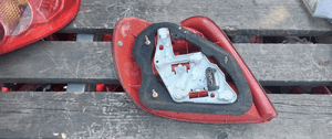 Tyl tylna lampa prawa toyota avensis T22 hb 3