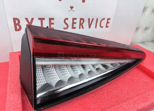 Skoda Enyaq IV LAMPA KLAPY LEWA TYŁ LED 5LG945307B 2
