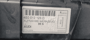 Osłona tapicerka klapy bagażnika schowek na narzędzia Audi A8 D3 4E0012123D 8