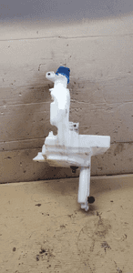 Zbiorniczek płynu spryskiwaczy pompka VW Passat B6 3