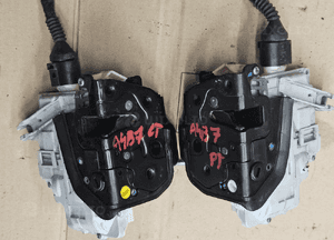 Audi A4 B7 zamek drzwi tył tylnych  przedni prawy  lewy  8E0839015AA  8E0839016AA 5