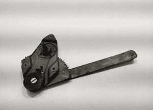 PODNOŚNIK MECHANIZM SZYBY PRAWY TYŁ TYLNY BMW 7 E23 1977-1986 3