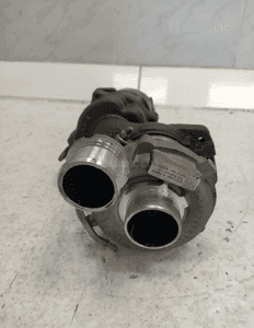 Range rover sport 3.0 SDV6 L494 2019 lift turbosprężarka turbina oryginał 3