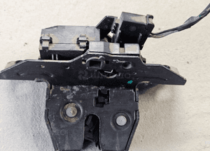 Opel Astra J 4 IV kombi HB  zamek klapy tył tylnej 4