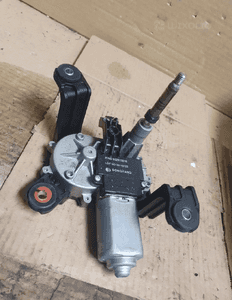 SILNICZEK WYCIERACZKI TYLNEJ OPEL ASTRA J nr 13256917 2