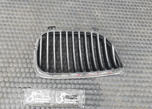 Kratka 7128613 7128614 7906809 Atrapa Nerki Nerka Gril Atrapka Zderzaka Przód M-Pakiet BMW 1 E81 E87 12