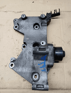 Podstawa łapa alternatora klimatyzacji rolka Renault Clio III 1.2 TCE 820058132 1