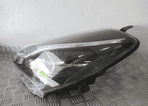 Lampa przednia przód lewa toyota yaris iii 3 lift soczewka 2017-2020 17