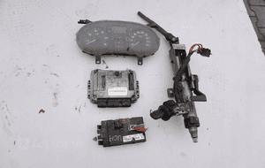 Komputer sterownik silnika 8200402578 renault trafic 2 ii 2.5 dci 1