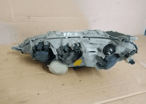 Lampa prawy przód przednia prawa Mercedes W168 A1688201061 0301152212 2