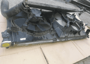 Mazda 626 gf  97-02 1.8 2.0 16V Chłodnica wody wentylator 2