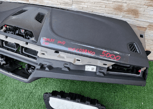 Deska konsola poduszki bmw 5 G30 G31 F90 M5 4