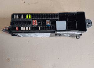 SKRZYNKA BEZPIECZNIKÓW MODUŁ STEROWNIK FORD KUGA MK2 2.0 TDCI CV6T-14014 3