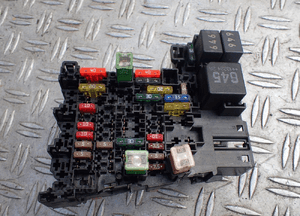 OCTAVIA III SKRZYNKA BEZPIECZNIKÓW 5Q0937615C RADOM 1