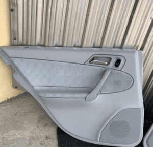 MERCEDES C 203 tapicerka boczek drzwi prawy Lewy tył 2