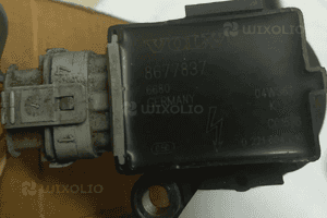 Volvo S40 V50 S60 XC70 2.0 2.4 T 2.4 B cewka zapłonowa 8677837  30713417 3