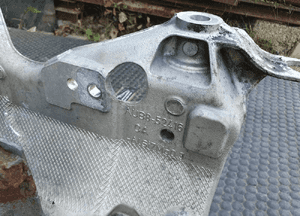Sanki 8T0399315J Belka Wózek Zawieszenia Trawers Przod Przednia Audi A4 B8 A5 8T 7