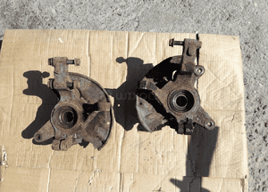 Mazda 626 GE  MX-6 Xedos 6 Probe  2.0 2.5V6 Zwrotnica piasta lewa prawa przód 4