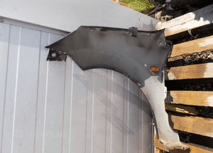 Ford fiesta mkvi 6 błotnik prawy przód przedni D2 3