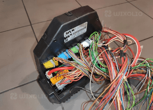 MERCEDES C-KLASA W204 LIFT W212 SKRZYNKA BEZPIECZNIKÓW SAM A2129008007 1