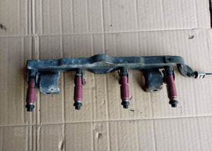 Mazda III 3 1.6 16V wtrysk wtryskiwacz listwa