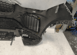 Jaguar e-pace X540 lift r dynamic zderzak przód przedni radar grill halogeny znaczek 10