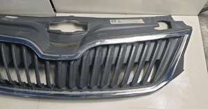 Skoda rapid atrapa gril zderzaka przód 5JA853668 3