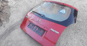 Mazda Premacy 99-05 Klapa tylna z szyba tył  tylne SU 2