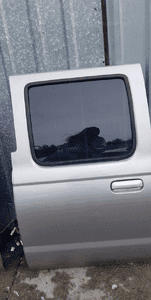 Nissan navara D22 pickup drzwi tylne
